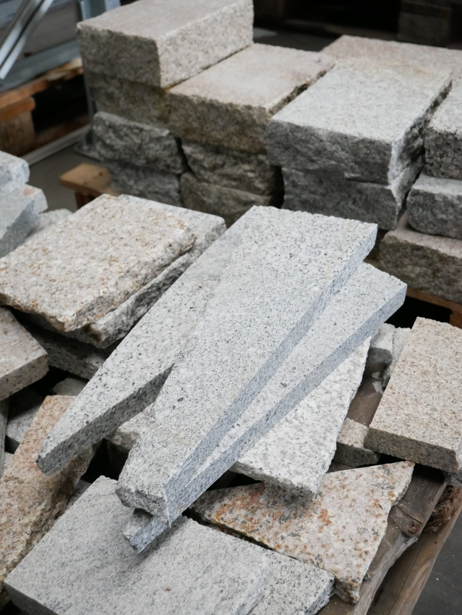 Granitstein/ Gartenfplaster Zuschnitt